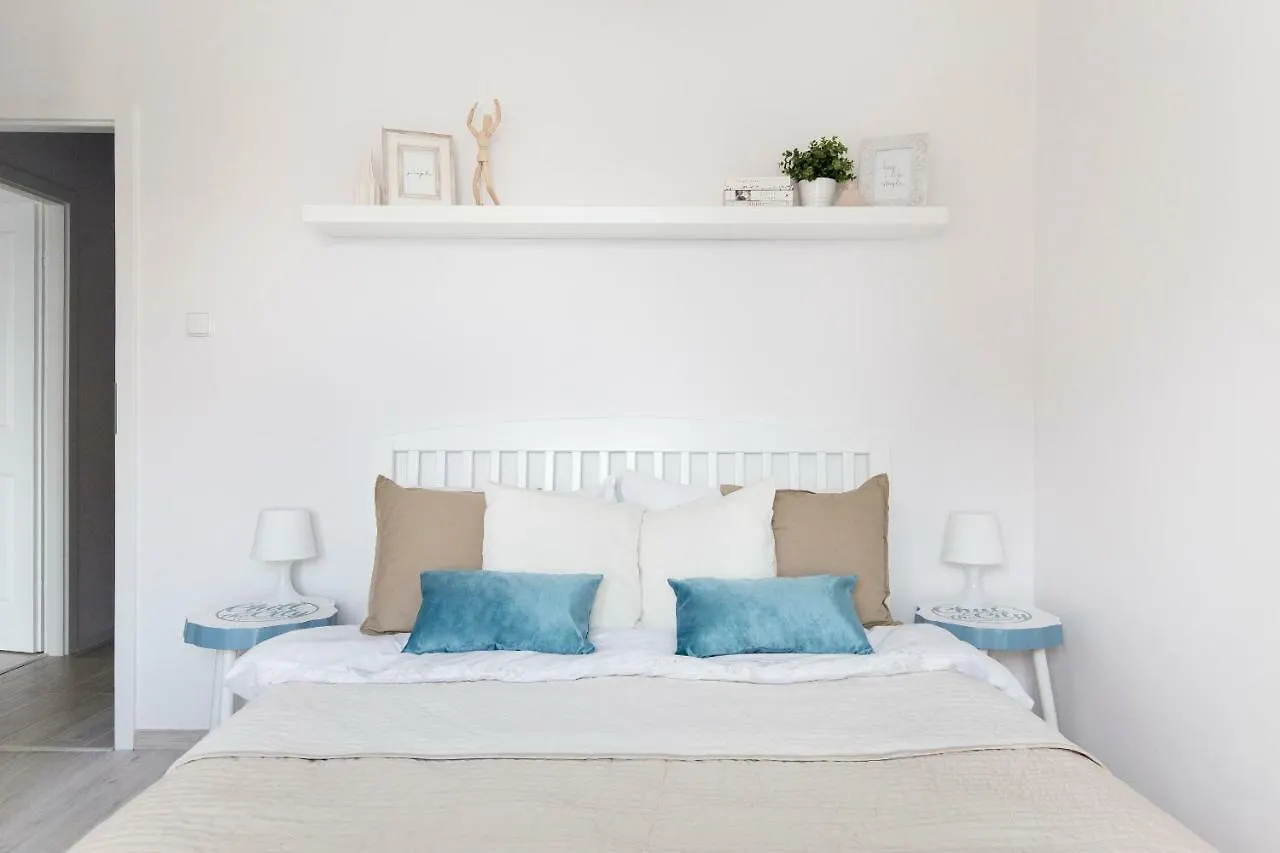 Apartament Blekitny | Chill And The City Apartments Gdansk 0*,  Poland